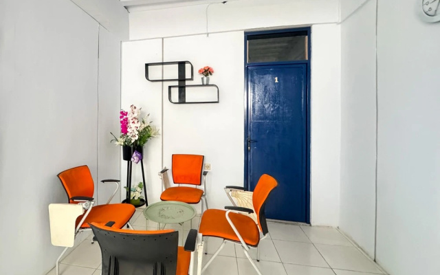 RedDoorz Syariah @ Sultana Guest House – Hotel Rooms – Bandung