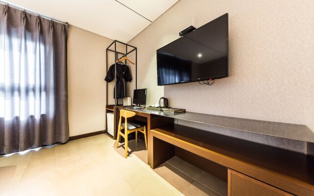 F HOTEL Yeongdeungpo