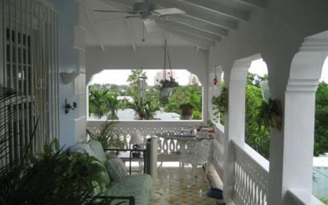 La Paloma Guest House