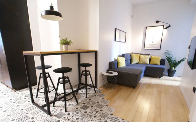 Fingerprint Tree Apartment