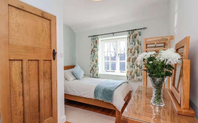 Holly Cottage