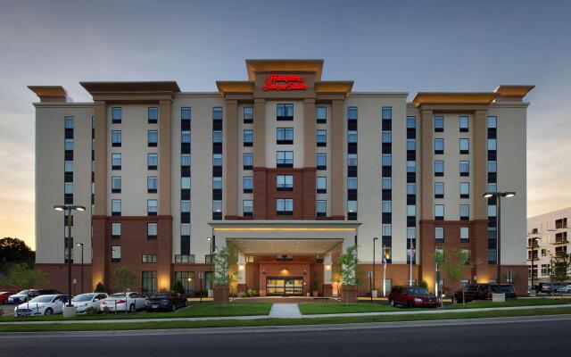 Hampton Inn & Suites Falls Church