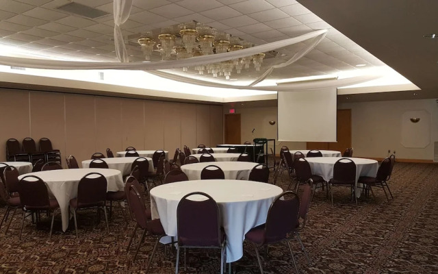 Avalon Hotel And Conference