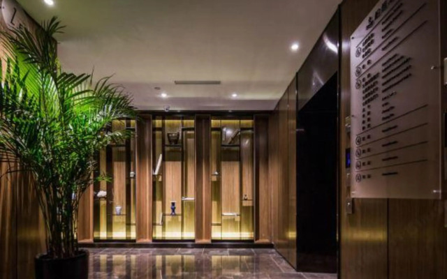 Baiwei Hotel (Zhengzhou CBD Exhibition Center)