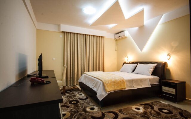 Hotel Oasis Tuzi