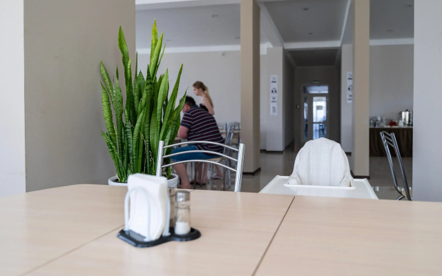 Sariya Hotel