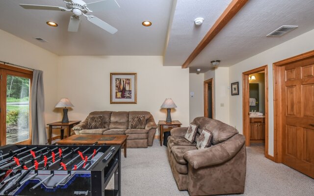 Mountain Top Lodge 4 Bedroom House