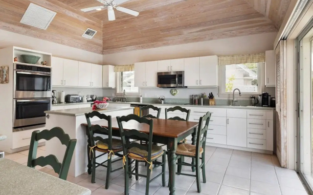 Windermere Paradise: Luxurious Estate With Amenities