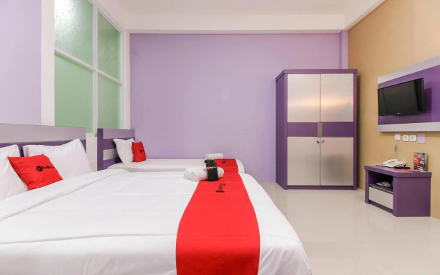 RedDoorz Plus near Stasiun Bekasi