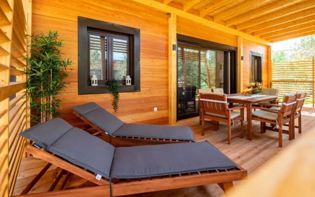 Mobile Home Rock Samphire 1