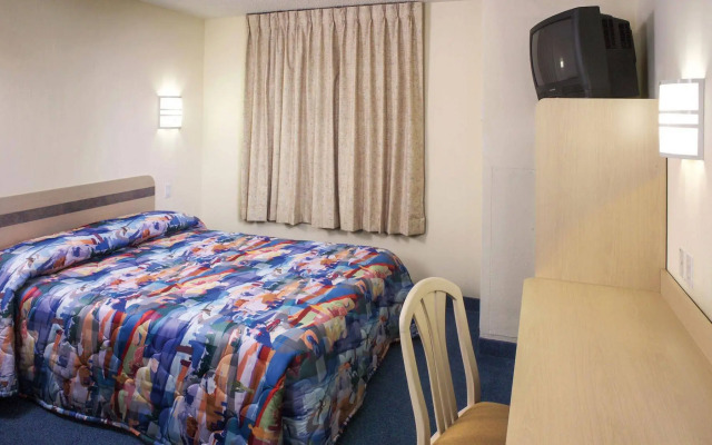 Motel 6