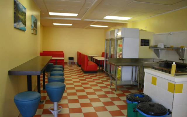 Silverfern Backpackers