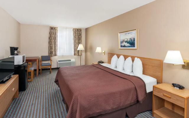 Days Inn - Charleston