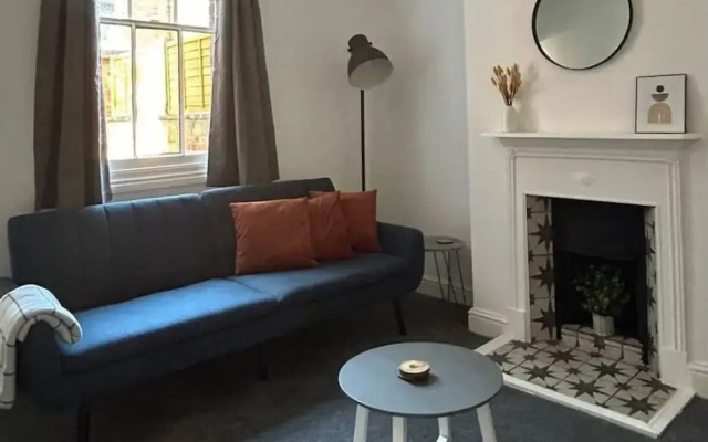 Host Stay Priory Docks Apartment