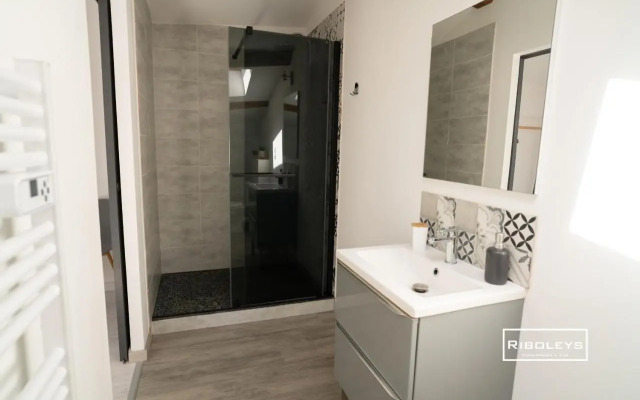 Sublime Loft de 130m² calme à Vias-Village