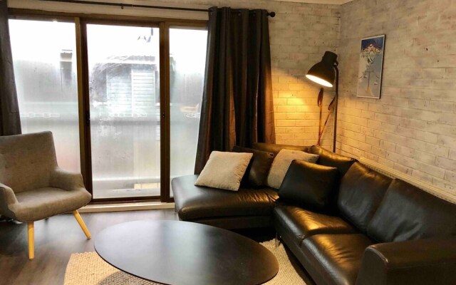 Hotham 3 Bedroom Apt