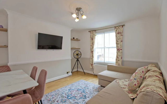 Imperial Horseferry Road Apartment