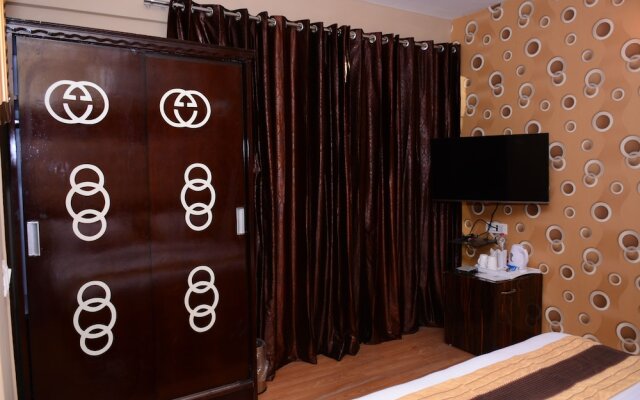 SK Crown Park Naraina