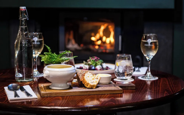 Fernhill House Hotel & Gardens