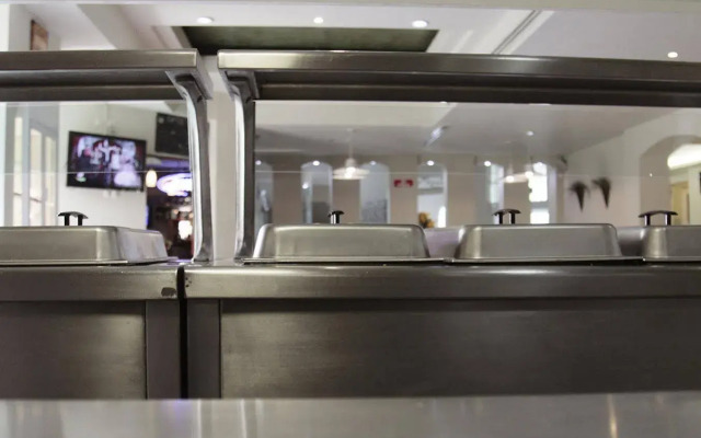 Отель Bazarell Inn