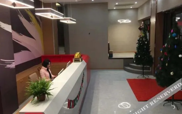 Thank Inn (Tongliao Mingren Street)
