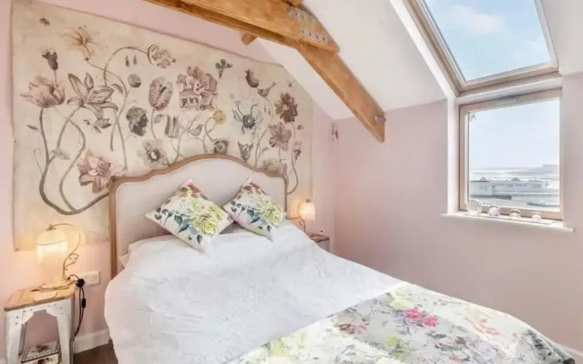 Ocean View Luxury top Floor Harbourside Apartment