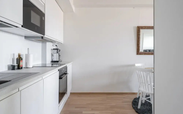 Fabulous 1BR Apt with Sauna & Views