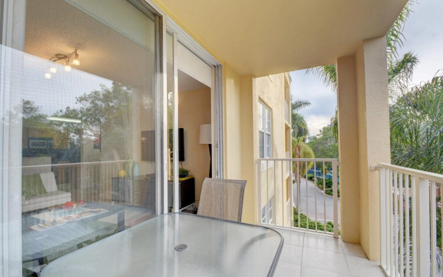 Renovated 2/2 Unit at Yacht Club/Aventura