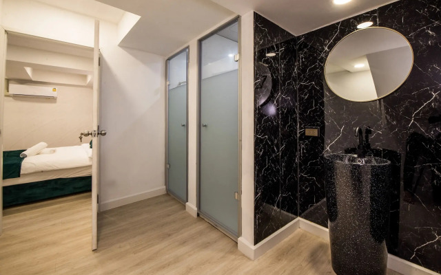 Theme Boutique Hotel