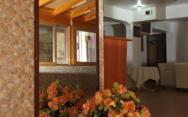 Eren Otel Çeşme