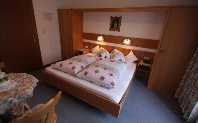 Apartment Und Ferienwohnung Waldruh Mayrhofen Im Zillertal