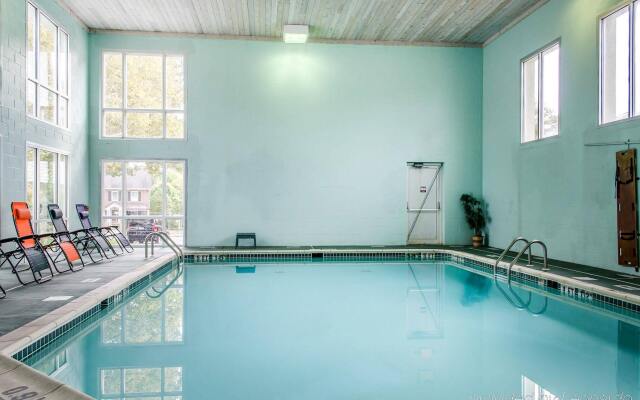 Rodeway Inn & Suites