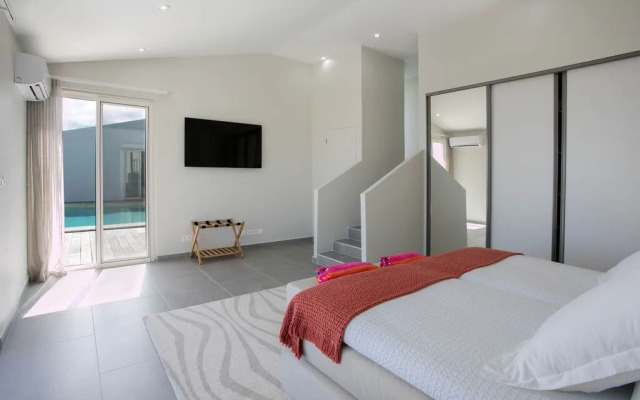 Dream Villa Orient Bay-924
