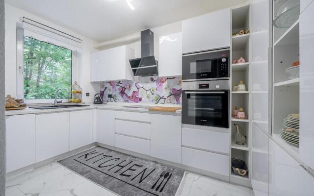 ID 7027 - Private House