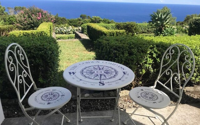 House with 2 Bedrooms in Caveira Das Flores Azores, with Enclosed Garden And Wifi - 7 Km From the Beach