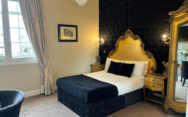 White Star Line Hotel