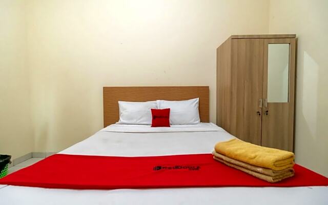RedDoorz @ Jalan Kolonel Haji Burlian Palembang 2