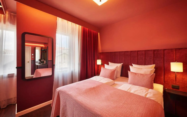 WIDE Hotel