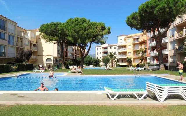 Charming Apartment Near Beach
