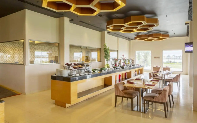 Hotel Naveen Lakeside