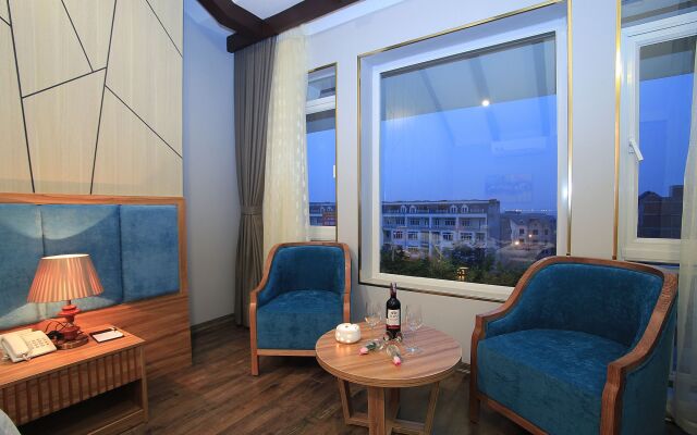 Oriana Hotel