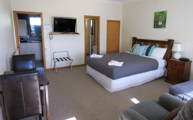 Yarrow Motel