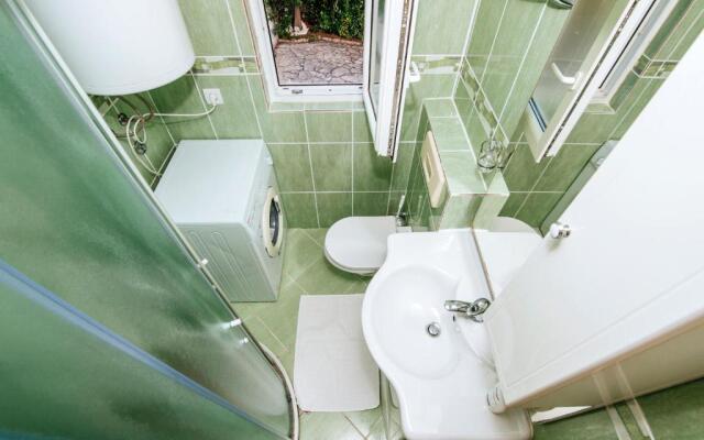Beautiful Holiday Home With Private Pool, Nice Garden With Relax Area, Taverne