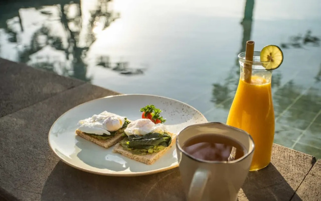 Majestic Private Villa 6 Br Canggu With Staff