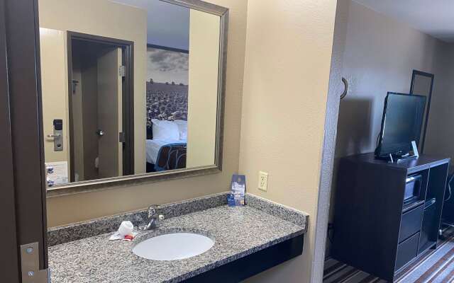 Super 8 by Wyndham Independence KS