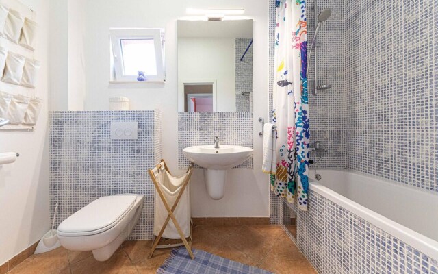 Amazing Home in Vinisce With 4 Bedrooms and Wifi