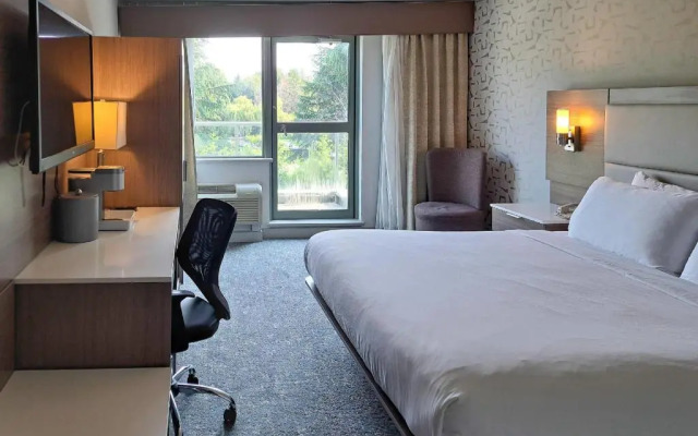 Comfort Hotel Vancouver Airport