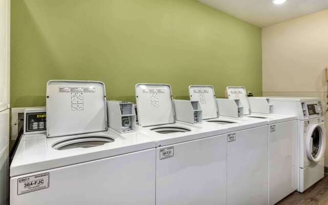 Extended Stay America Select Suites - Wichita - North