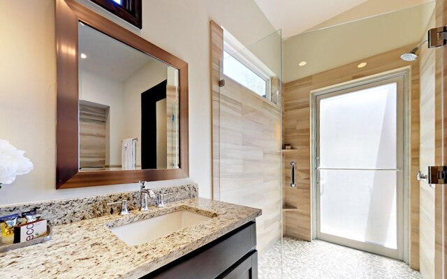 The Reserve at Lake Travis Cabin #4