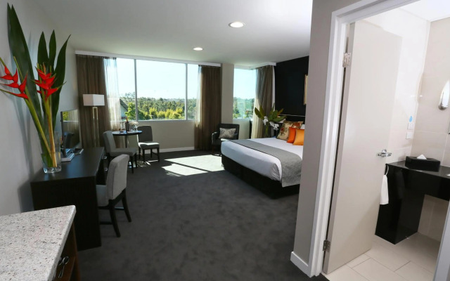 Springfield Lakes Boutique Hotel